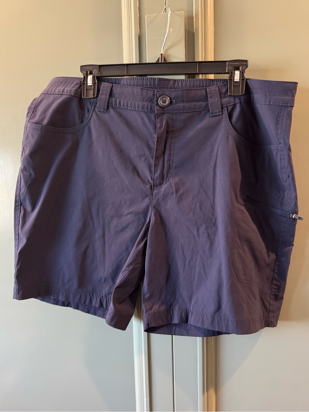 Eddie Bauer Women’s Navy Flat-Front Stretch Shorts